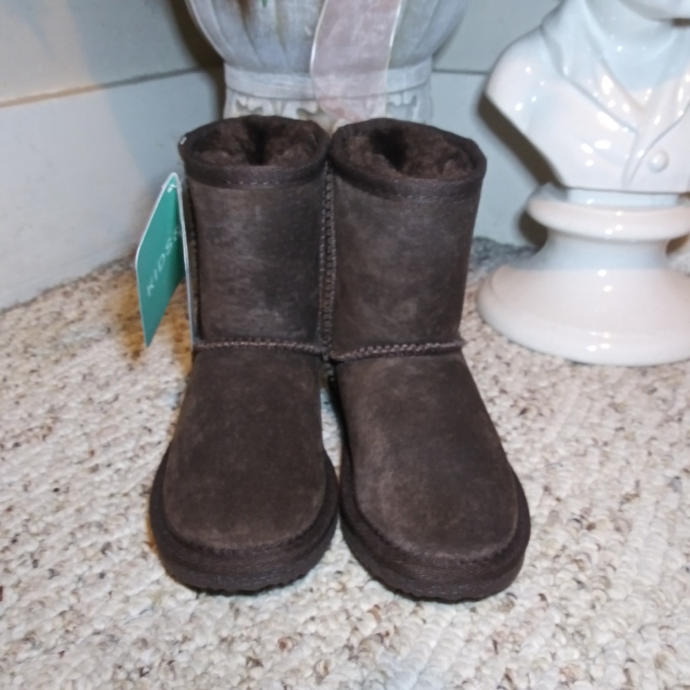 Lamo Chocolate Brown Classic Suede & Faux Fur Boots - Picture 2 of 10